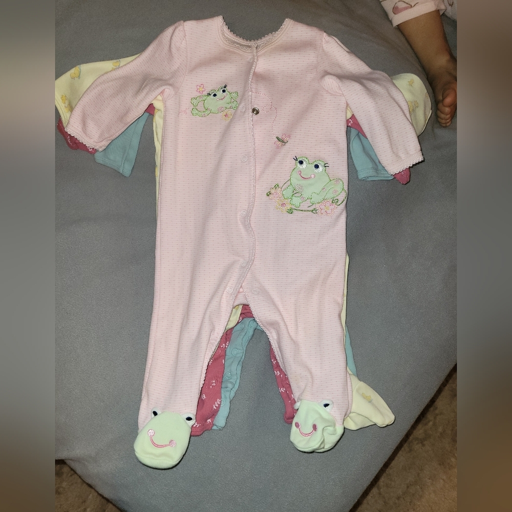 Set Of 4 - Little Girl Jammies 6 Months - Picture 2 of 10